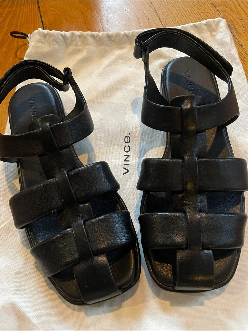 Like New Vince Black Leather Strappy Sandals adjustable strap shoes in pouch 7.5